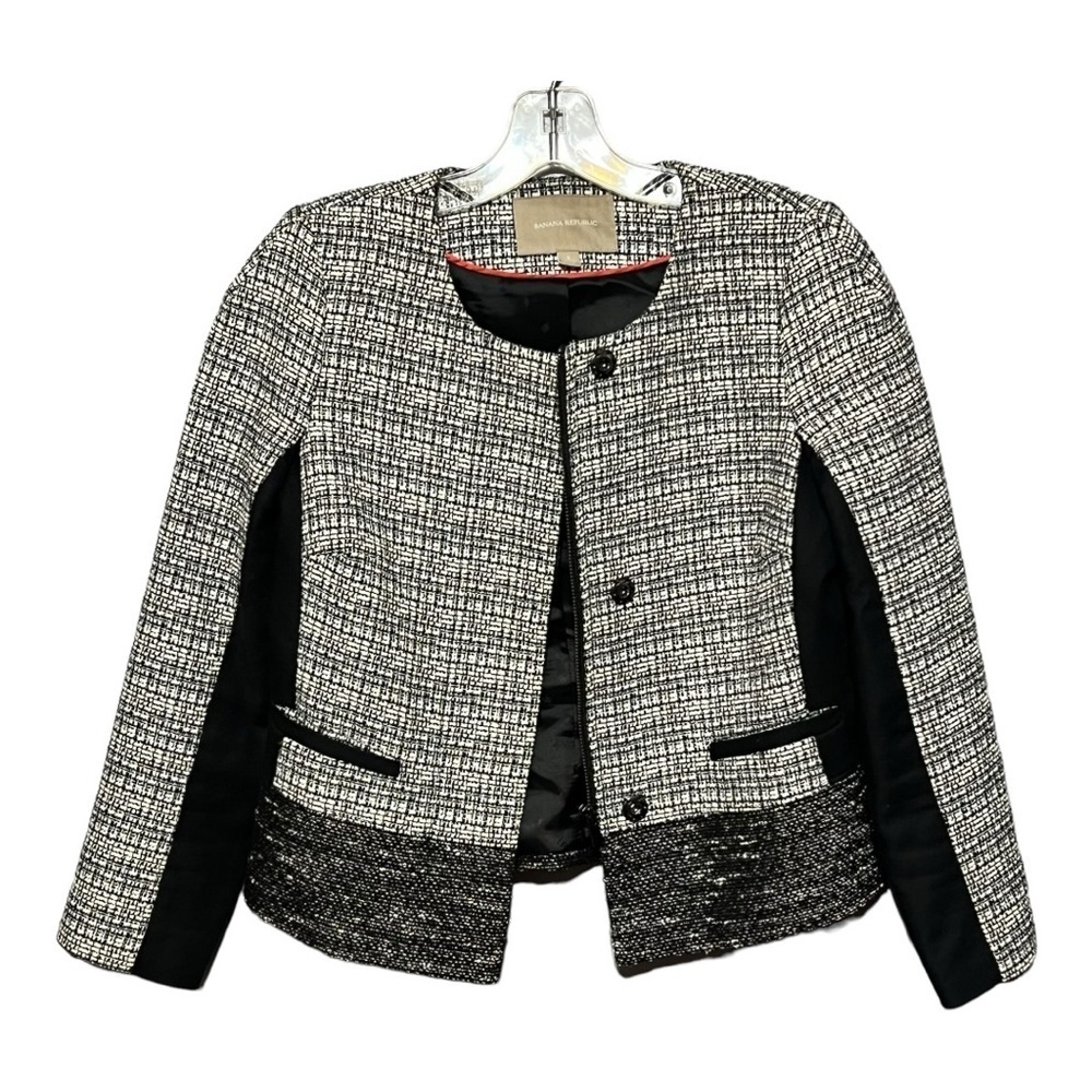Banana Republic Collarless Cropped Tweed Jacket Black White Snap Button Size 2